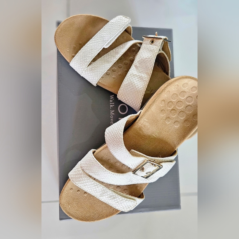 Vionic Skylar Orthotic Sandals Strappy White Uppers in Faux Snakeskin US Size 10
